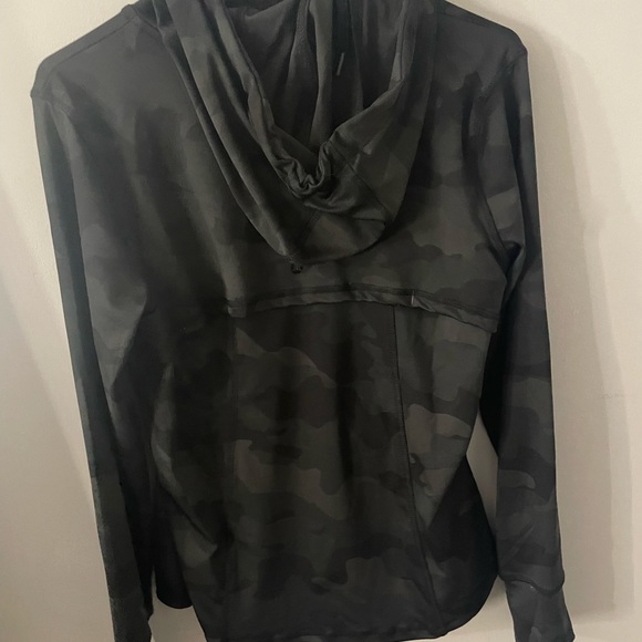 black camo fitted zip up jacket - Picture 2 of 4